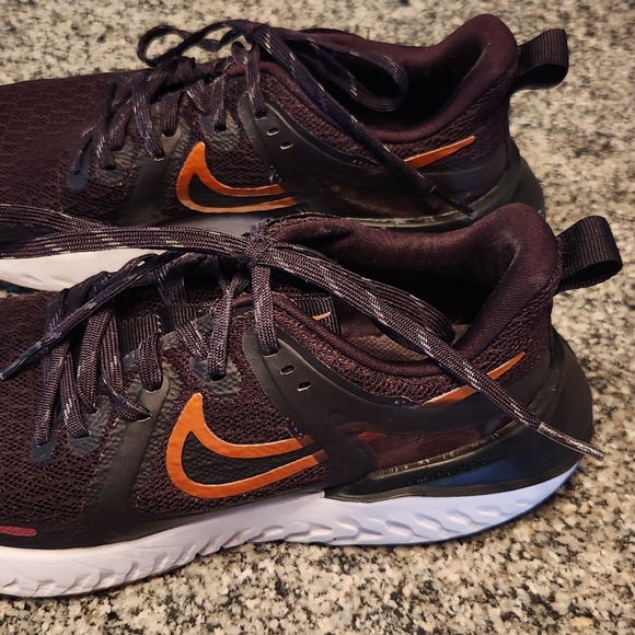 Nike Legend React Running Shoes - Picture 1 of 7